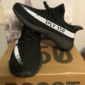 Yeezy Boost 350 V2 black and white